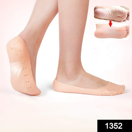 1352 Anti Crack silicone Gel Foot Protector Moisturizing Socks - 